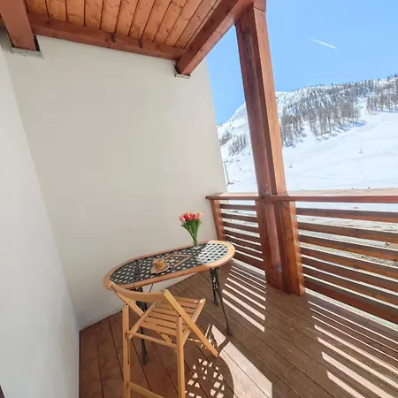 Hostdomus - Alpine Escape Apartmán Sestriere