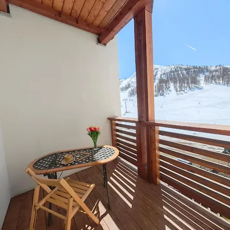 Hostdomus - Alpine Escape Apartmán Sestriere